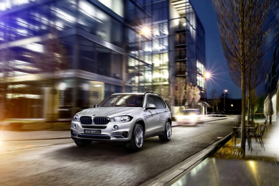  BMW X5 eDrive Concept (F15) 2013 года  (фото 12 из 24)